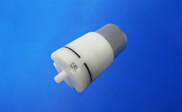 微型電動充氣泵PYP310側面